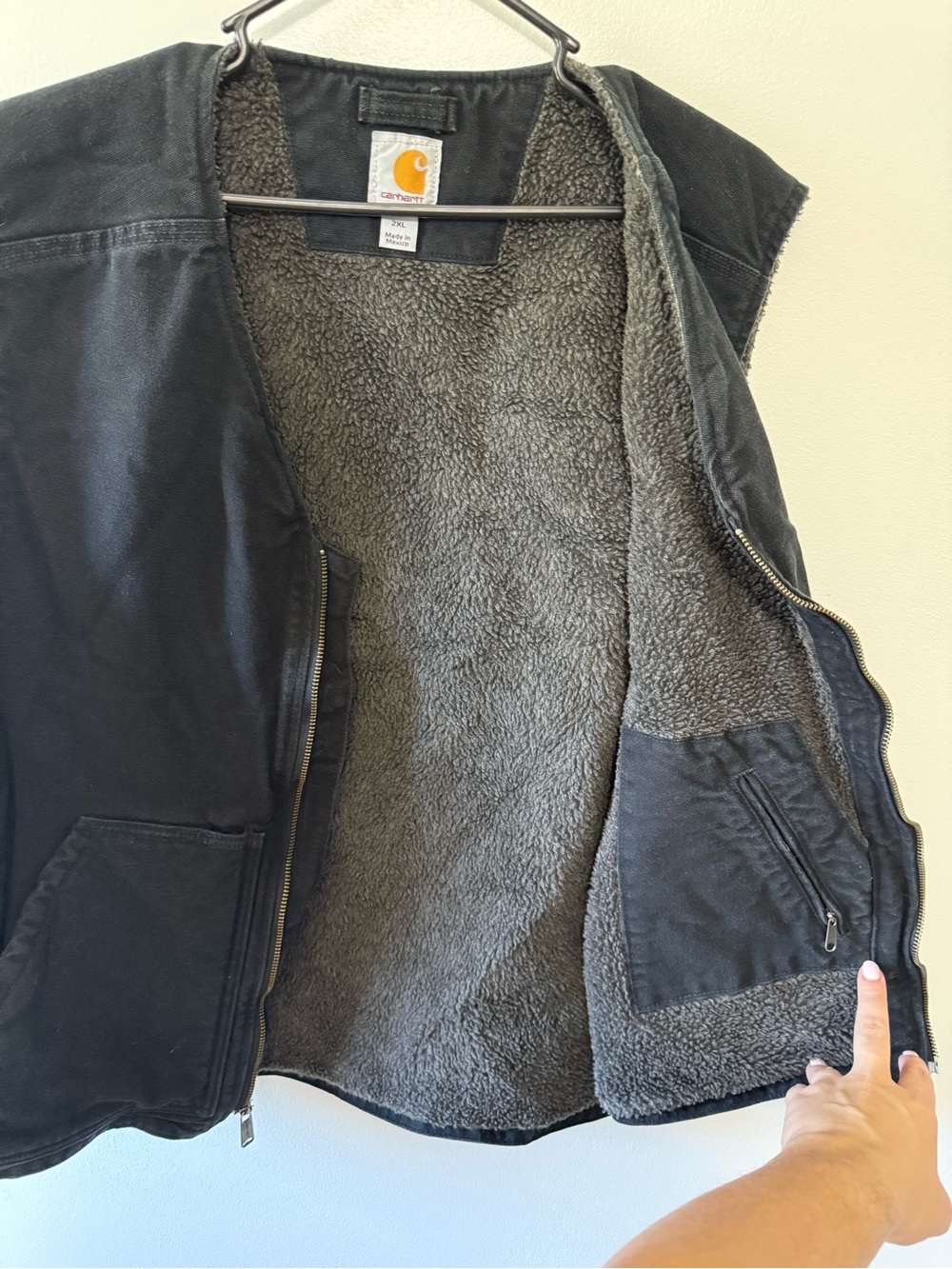 Carhartt Black Sherpa-Lined Work Vest - Picture 5 of 6